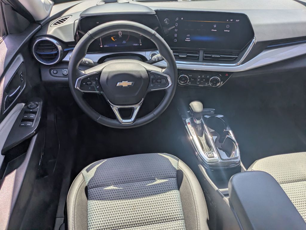 Thumbnail: 2025 Chevrolet Trax - 24