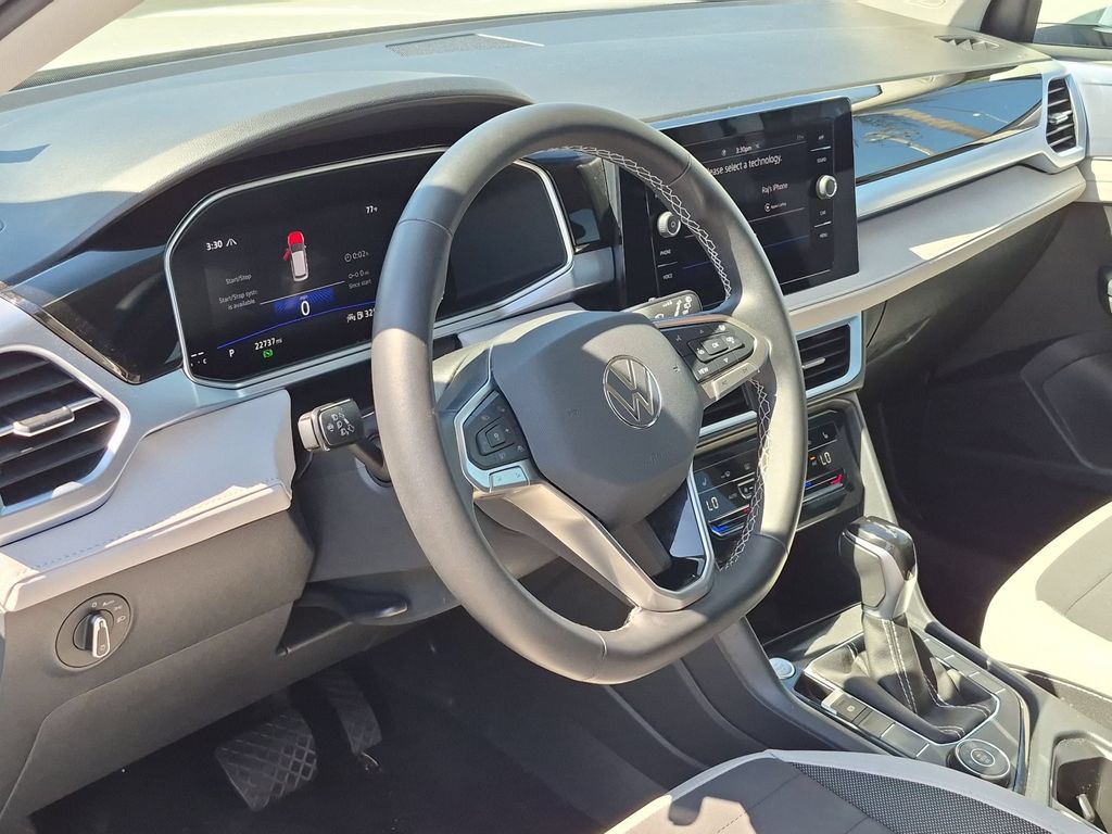 Thumbnail: 2025 Volkswagen Taos - 15