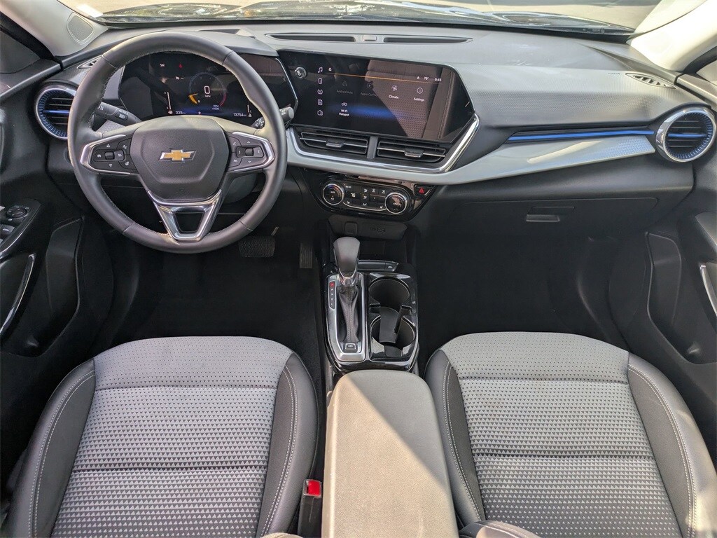 Thumbnail: 2025 Chevrolet Trax - 25