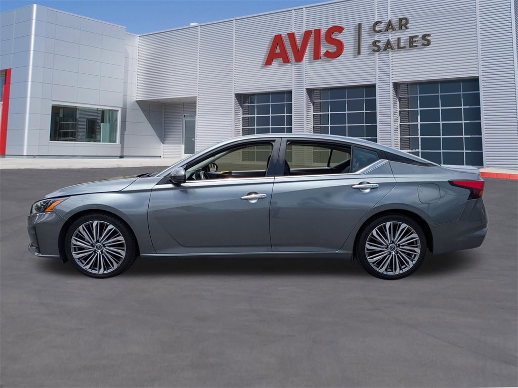 Thumbnail: 2023 Nissan Altima - 10