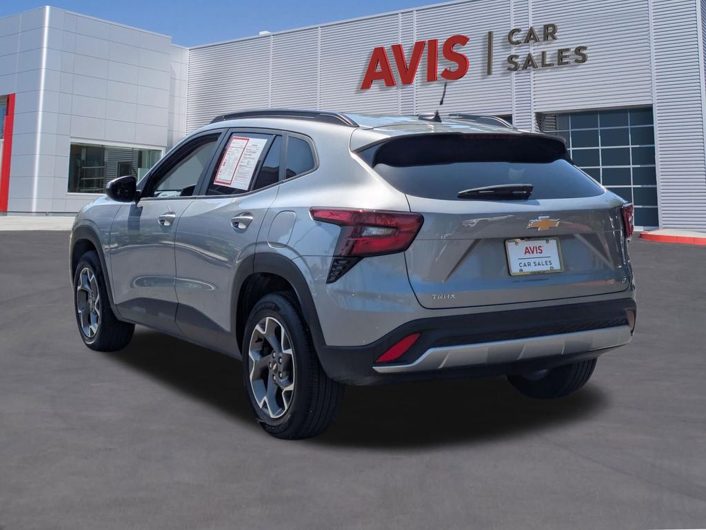 Thumbnail: 2025 Chevrolet Trax - 9