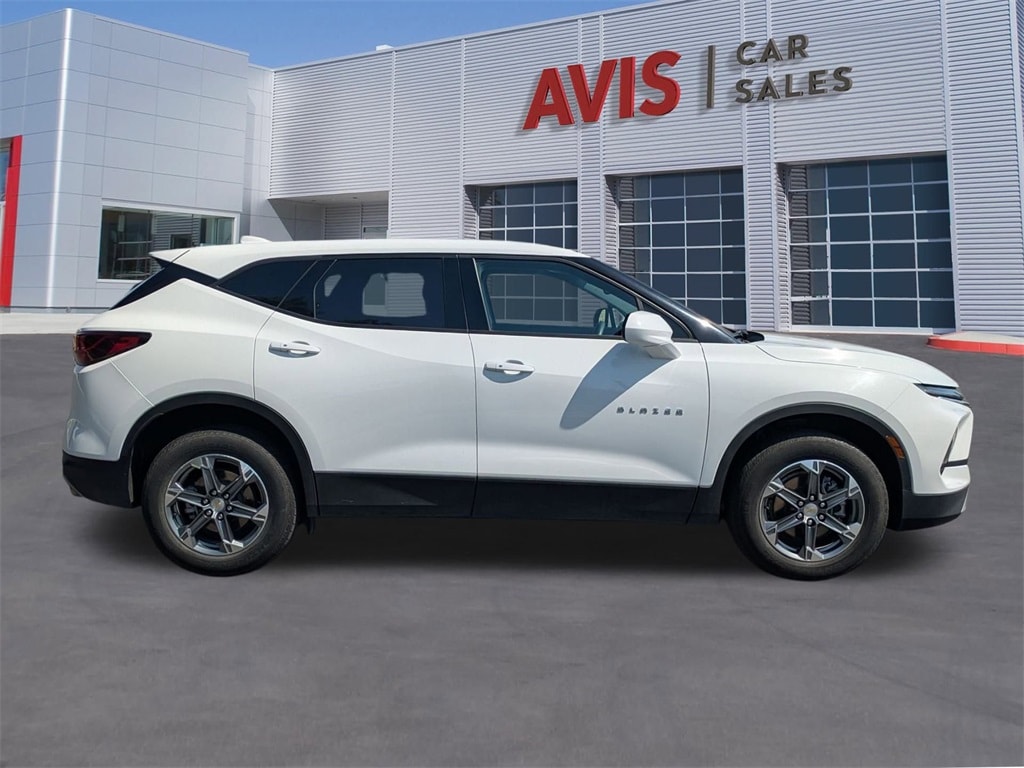Thumbnail: 2023 Chevrolet Blazer - 5