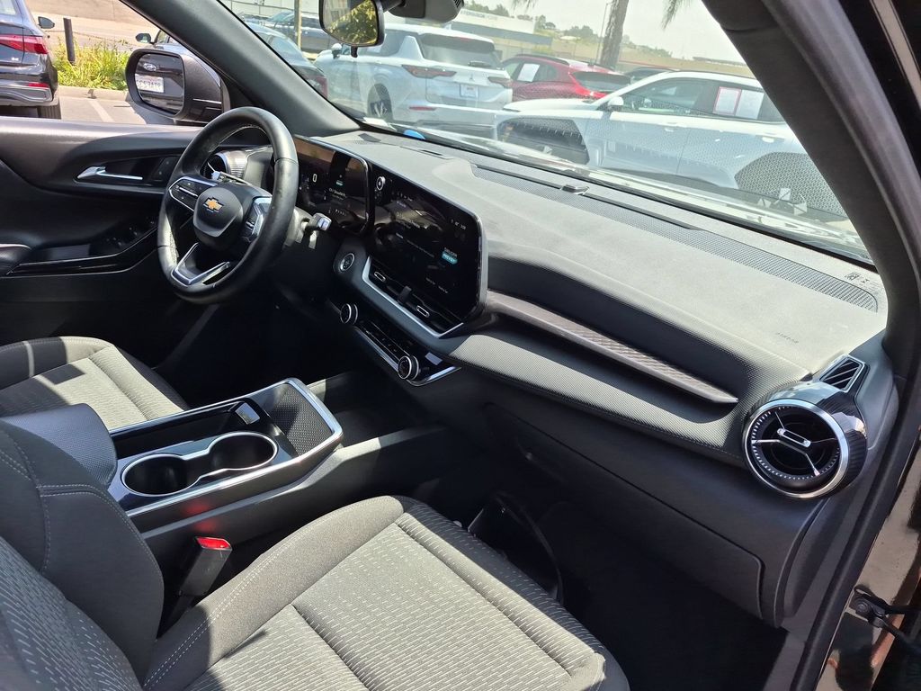 Thumbnail: 2025 Chevrolet Equinox - 32