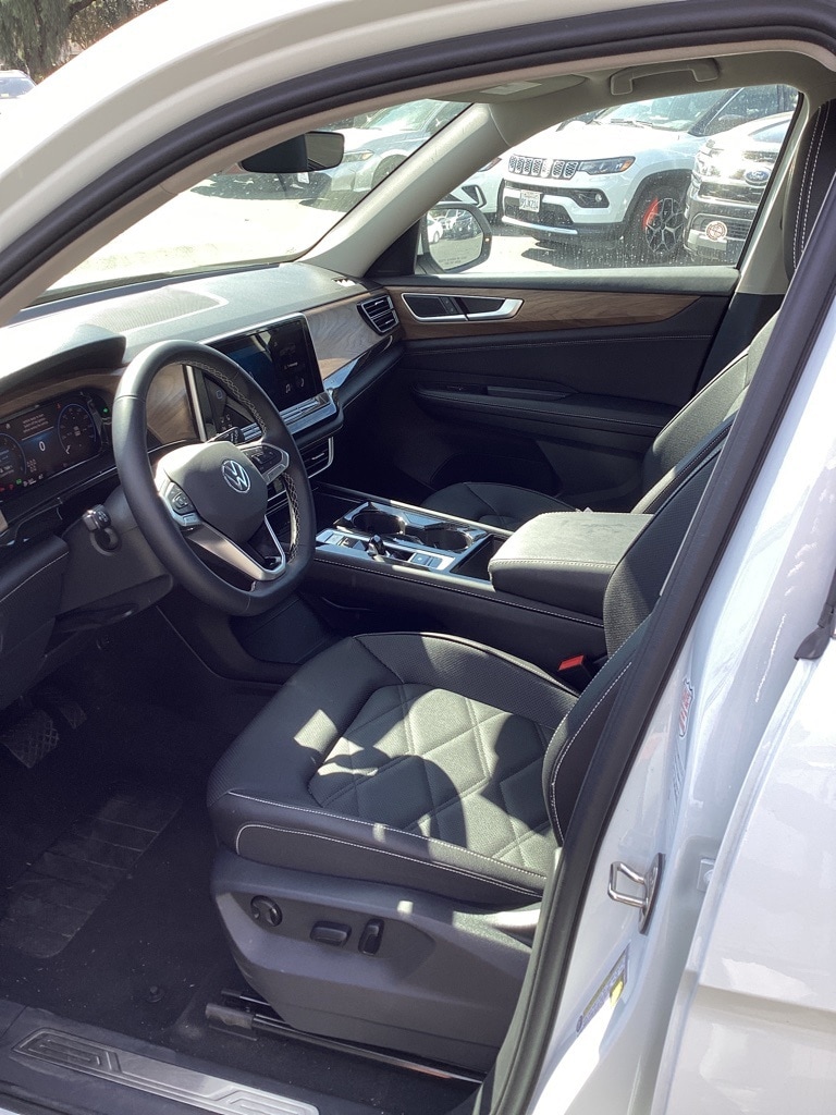 Thumbnail: 2025 Volkswagen Atlas - 10