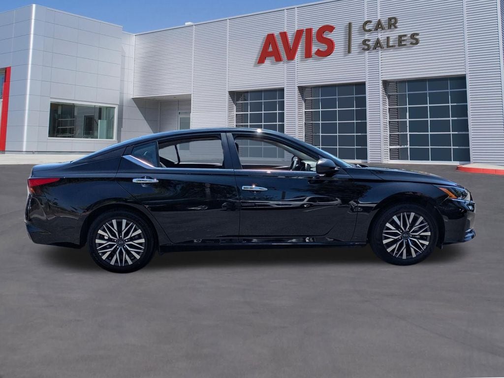 Thumbnail: 2025 Nissan Altima - 5