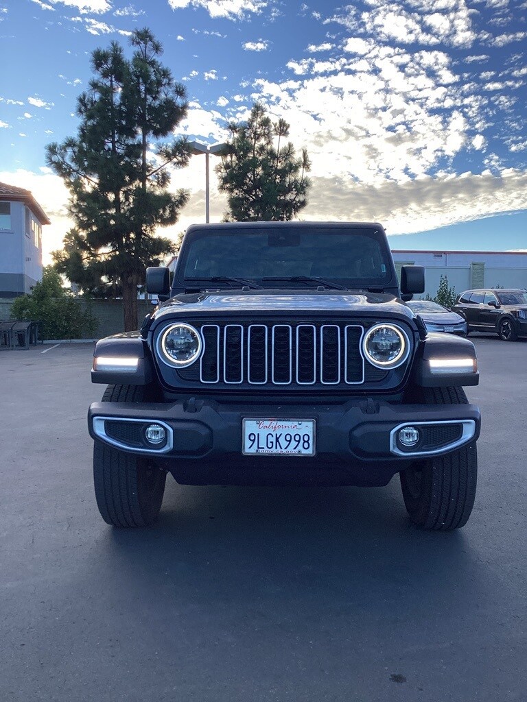 2024 Jeep Wrangler Sahara photo 4