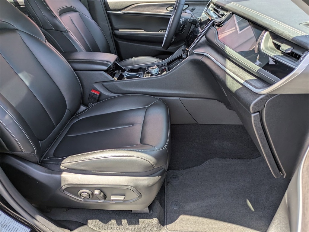 Thumbnail: 2023 Jeep Grand Cherokee - 30
