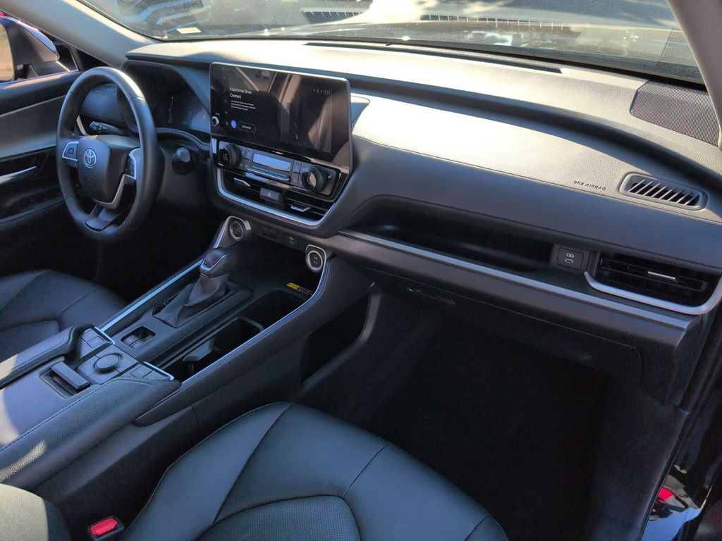 Thumbnail: 2025 Toyota Grand Highlander - 33