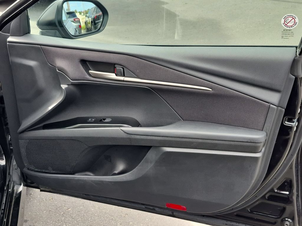 Thumbnail: 2025 Toyota Camry - 33