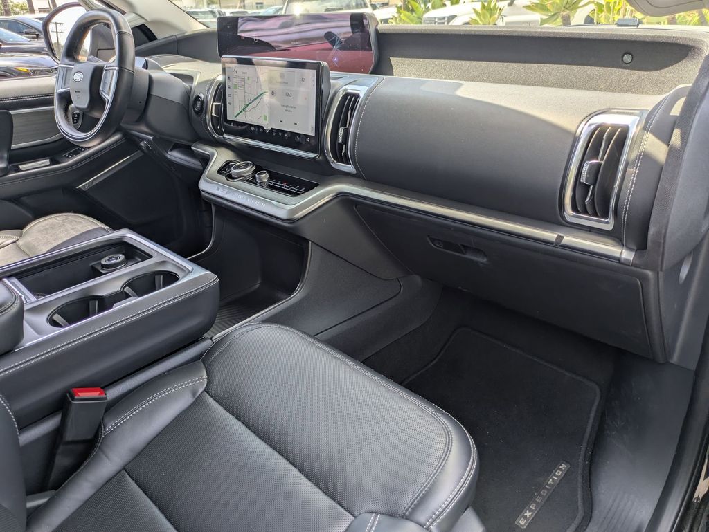 Thumbnail: 2025 Ford Expedition - 29