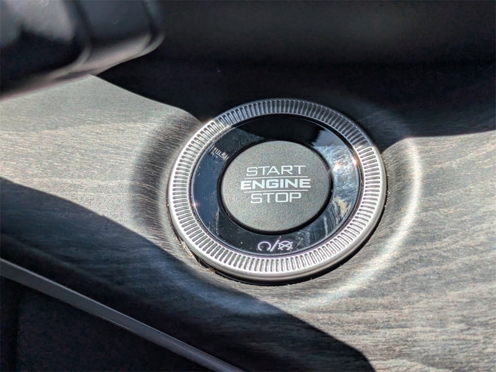 Thumbnail: 2023 Jeep Grand Cherokee - 25