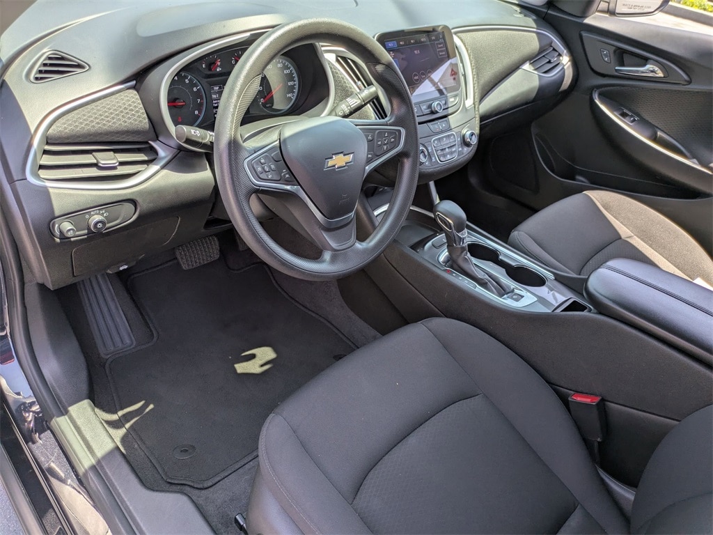 Thumbnail: 2023 Chevrolet Malibu - 17