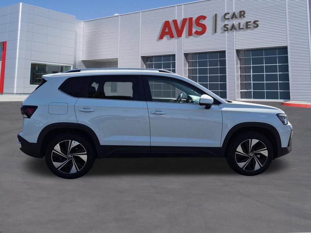 Thumbnail: 2025 Volkswagen Taos - 5