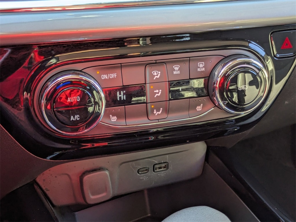 Thumbnail: 2025 Chevrolet Trax - 22