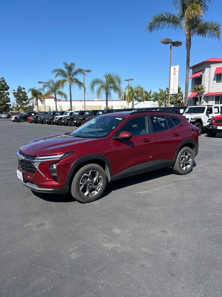 2025 Chevrolet Trax LT's photo