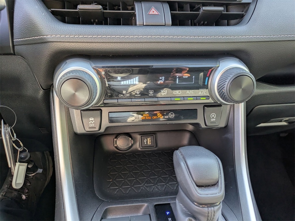 Thumbnail: 2024 Toyota RAV4 - 22