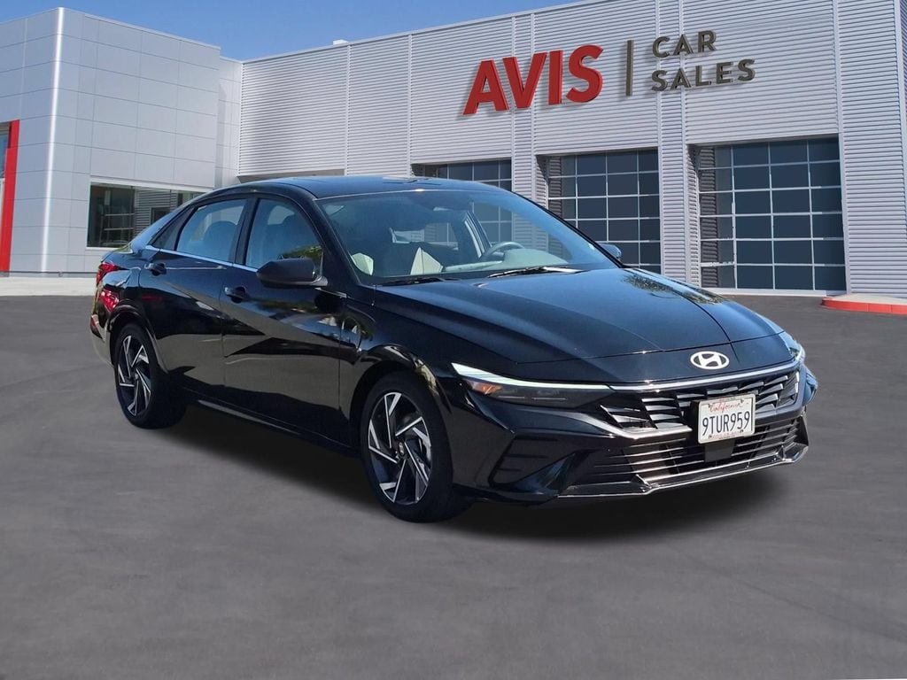 Thumbnail: 2025 Hyundai Elantra - 3