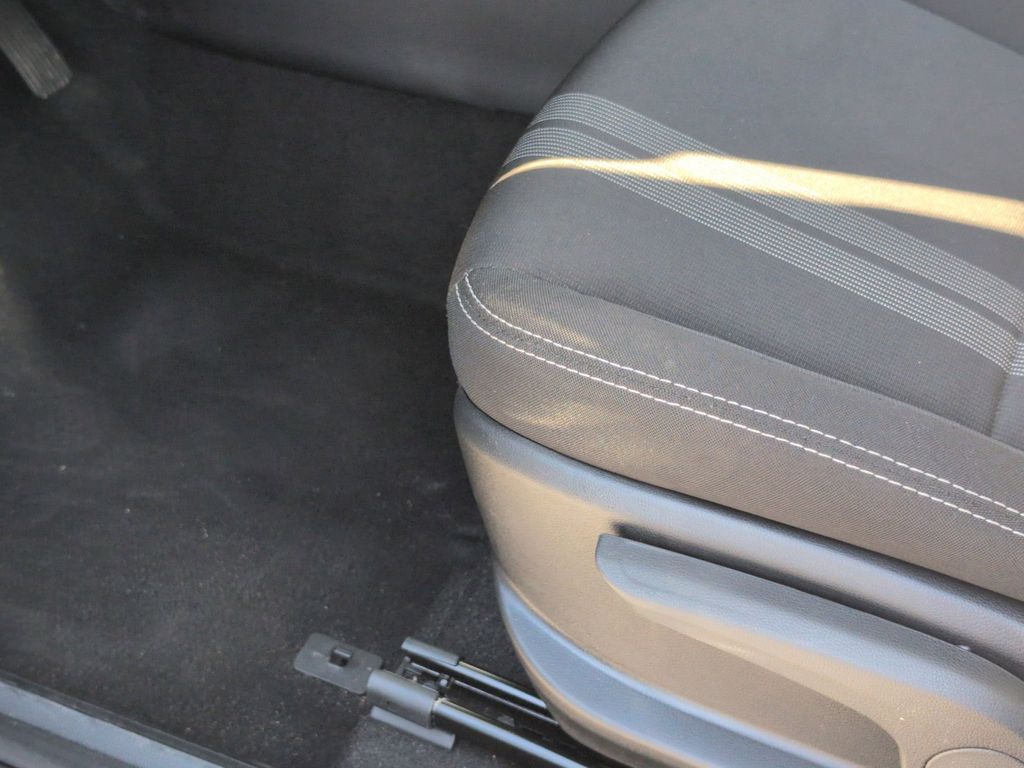 Thumbnail: 2025 Hyundai Venue - 14