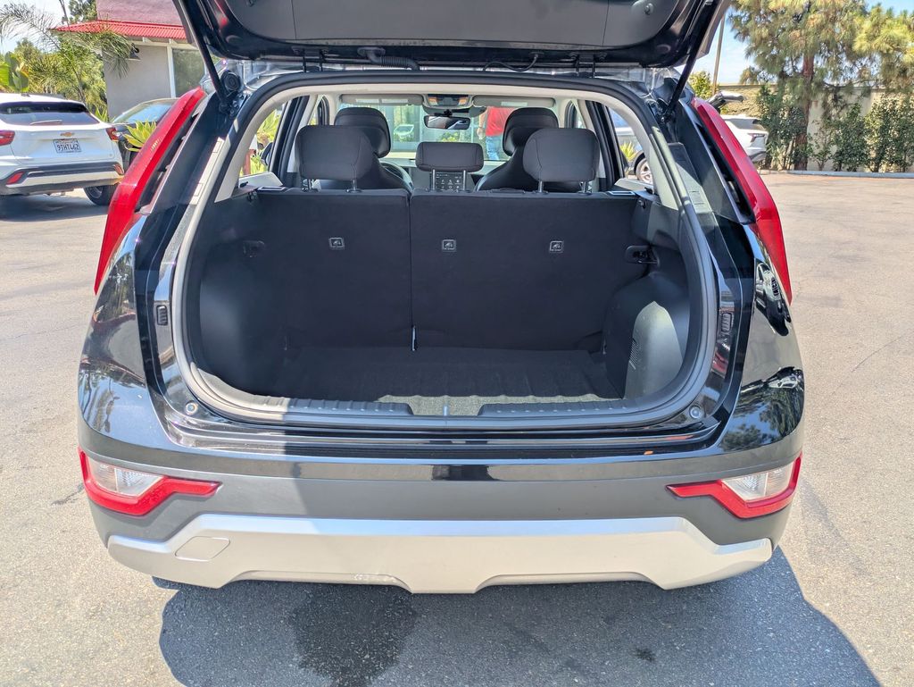 Thumbnail: 2025 Kia Niro - 30