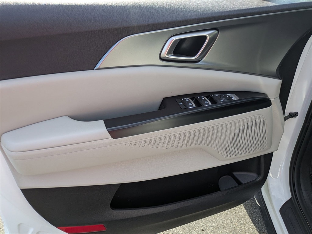 Thumbnail: 2024 Kia Carnival - 15