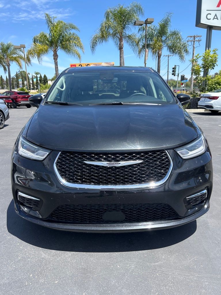 Thumbnail: 2023 Chrysler Pacifica - 5