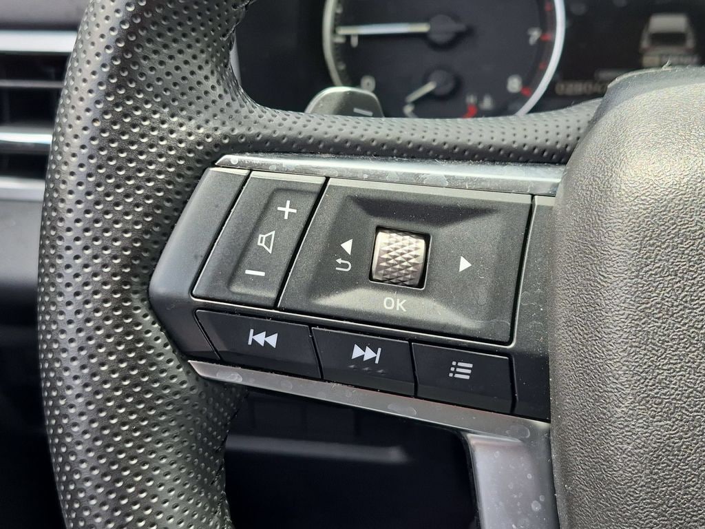 Thumbnail: 2025 Mitsubishi Outlander - 21