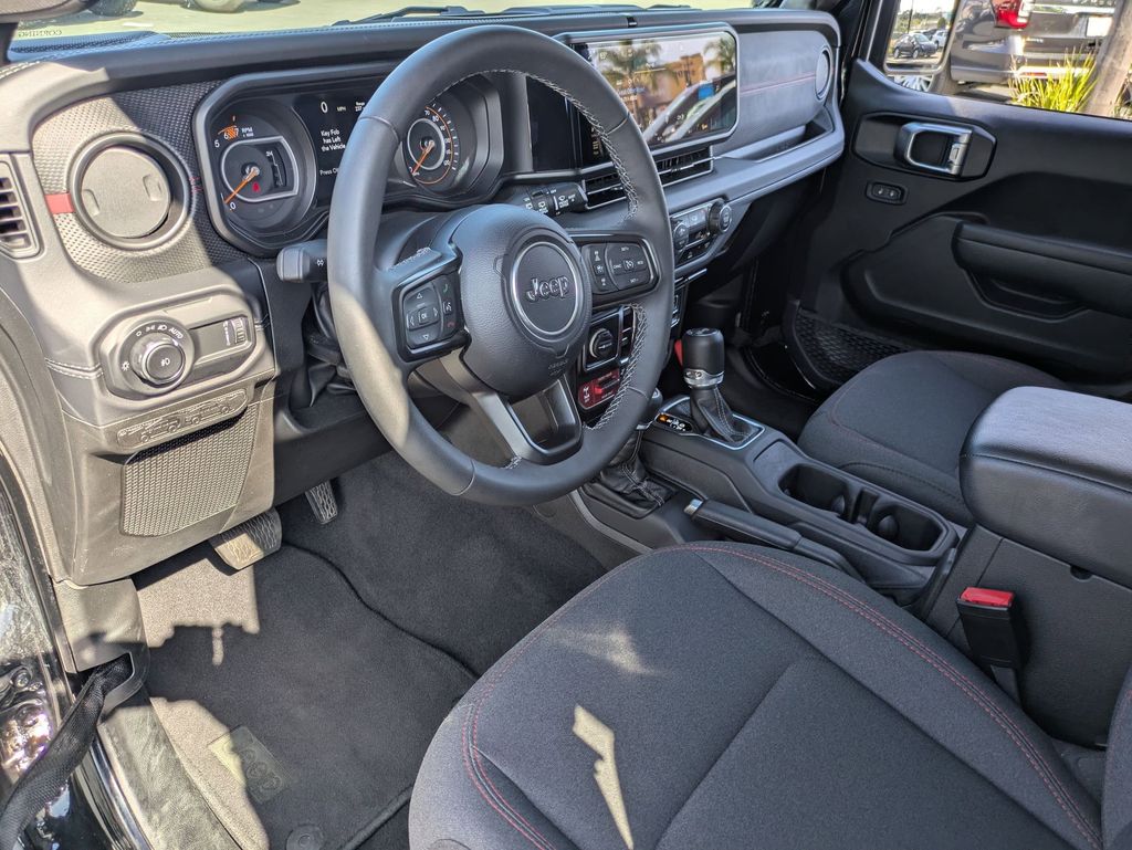 Thumbnail: 2025 Jeep Wrangler - 17