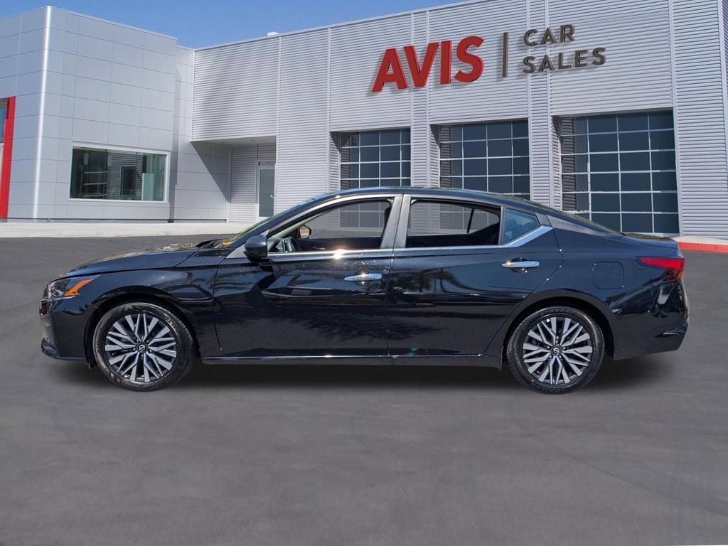 Thumbnail: 2025 Nissan Altima - 10