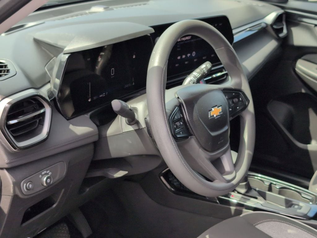 Thumbnail: 2025 Chevrolet TrailBlazer - 15