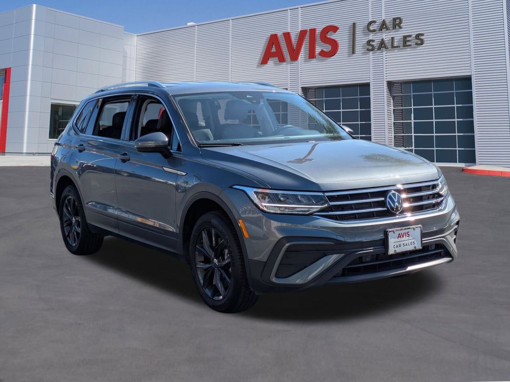 Thumbnail: 2024 Volkswagen Tiguan - 3
