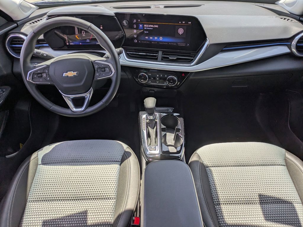 Thumbnail: 2025 Chevrolet Trax - 25