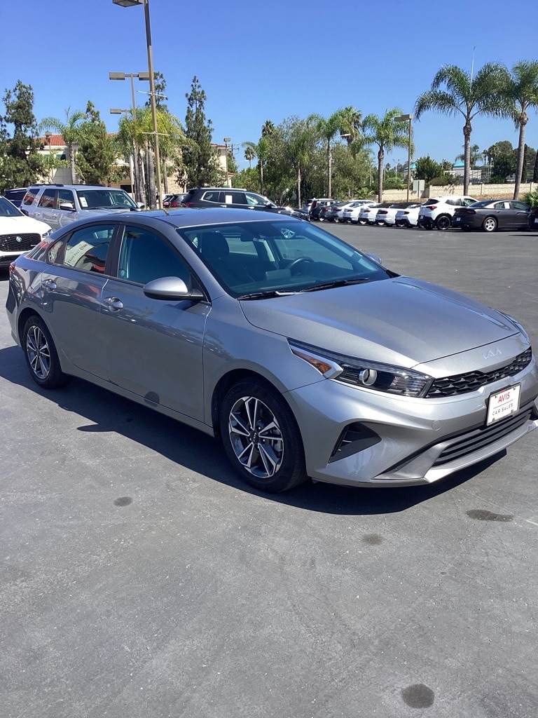 Thumbnail: 2024 Kia Forte - 3