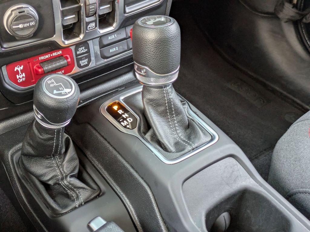 Thumbnail: 2025 Jeep Wrangler - 23