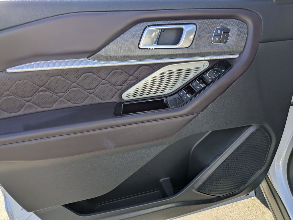 Thumbnail: 2025 Ford Explorer - 15