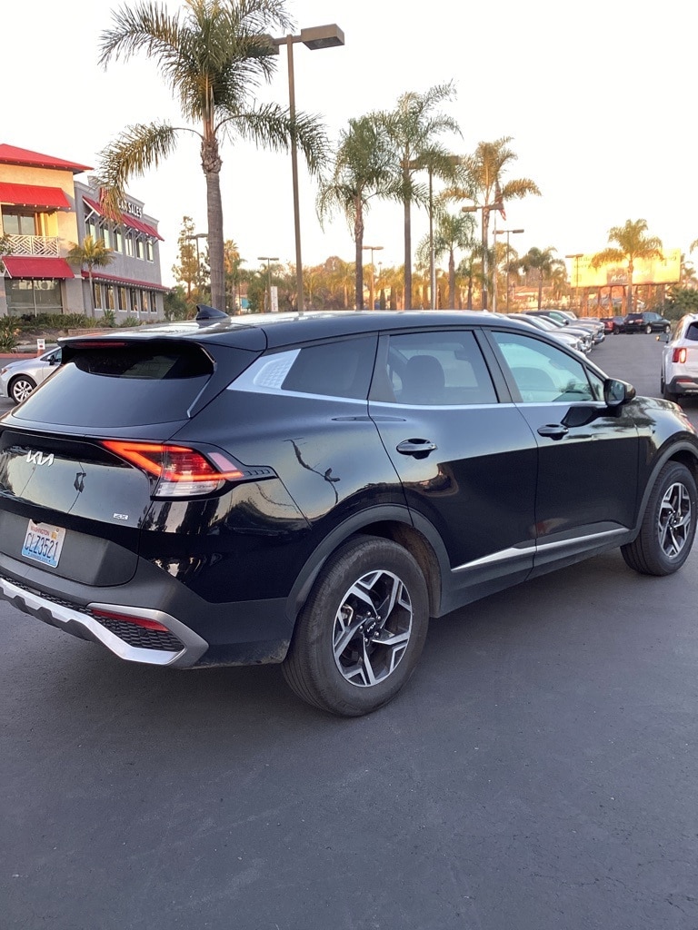 2024 Kia Sportage LX's photo
