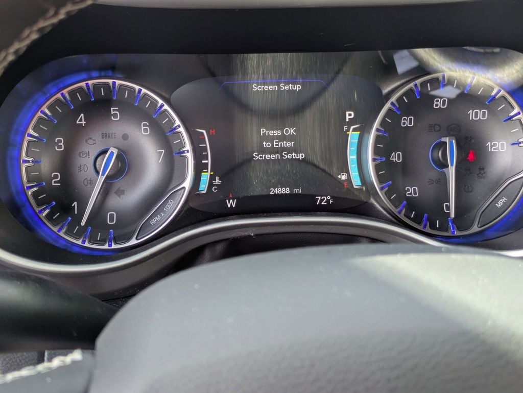 Thumbnail: 2025 Chrysler Pacifica - 18