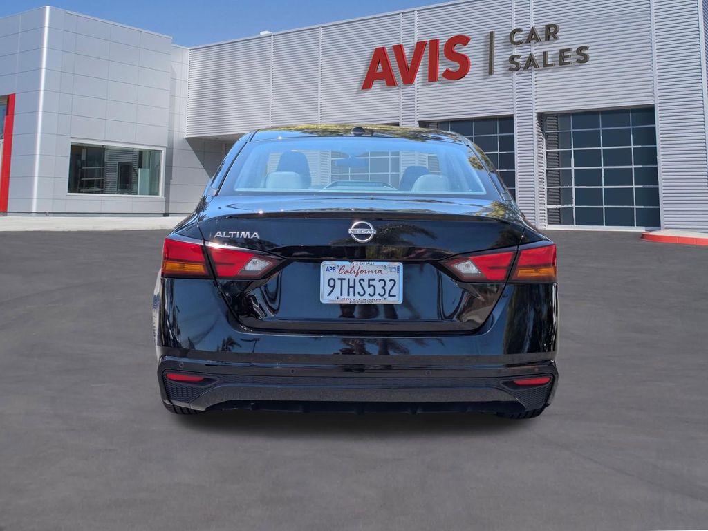 Thumbnail: 2025 Nissan Altima - 7