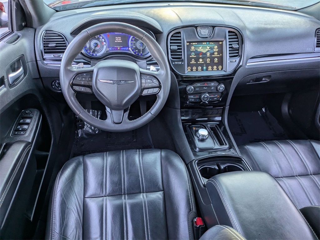 Thumbnail: 2023 Chrysler 300 - 25