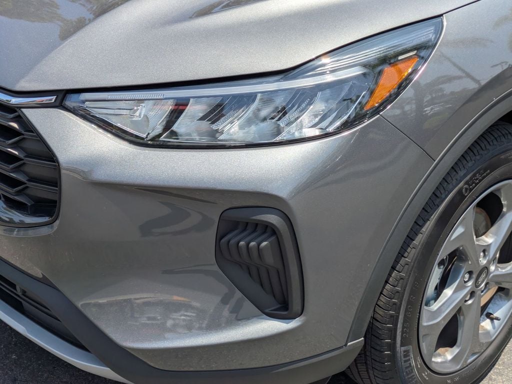 Thumbnail: 2025 Ford Escape - 11