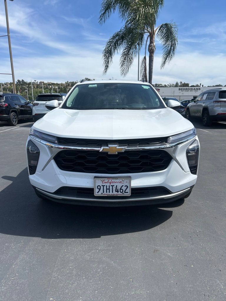 Thumbnail: 2025 Chevrolet Trax - 11