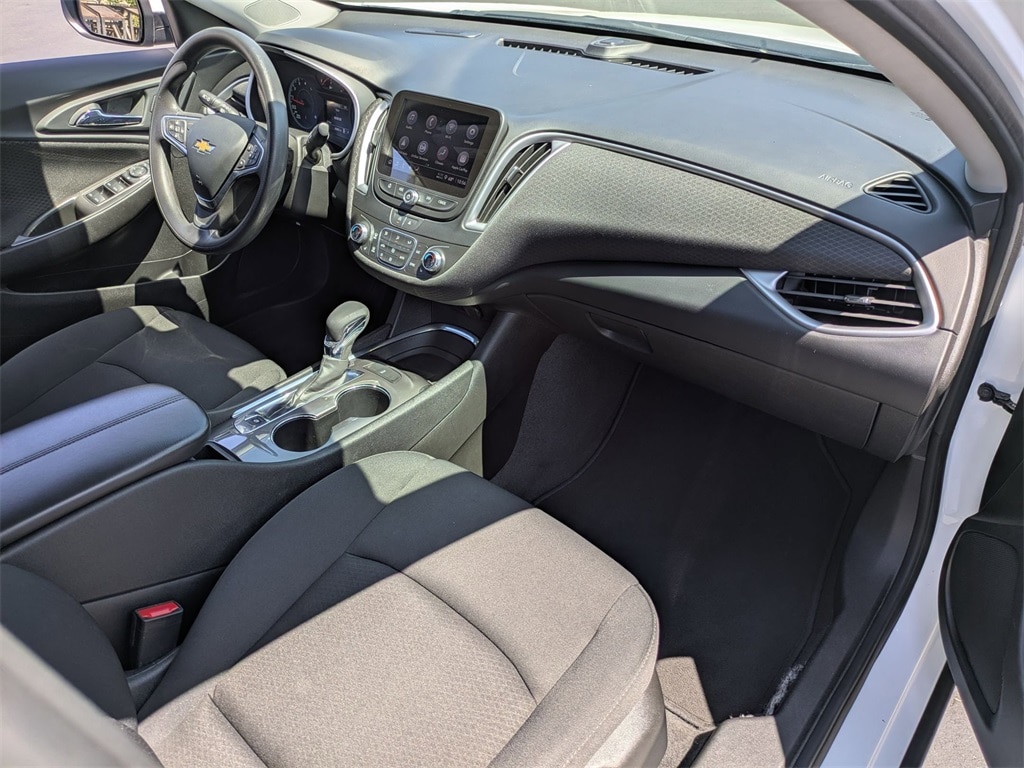 Thumbnail: 2023 Chevrolet Malibu - 30