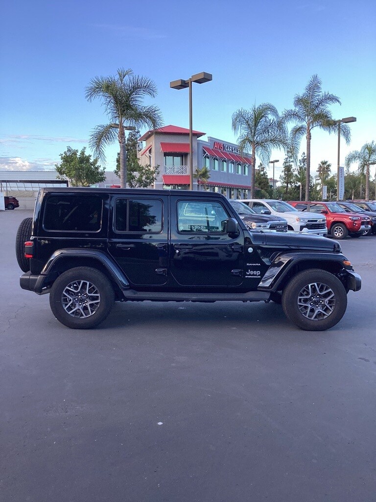 2024 Jeep Wrangler Sahara photo 2