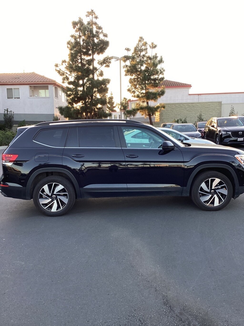 Certified 2025 Volkswagen Atlas 2.0T SE w/Technology SUV