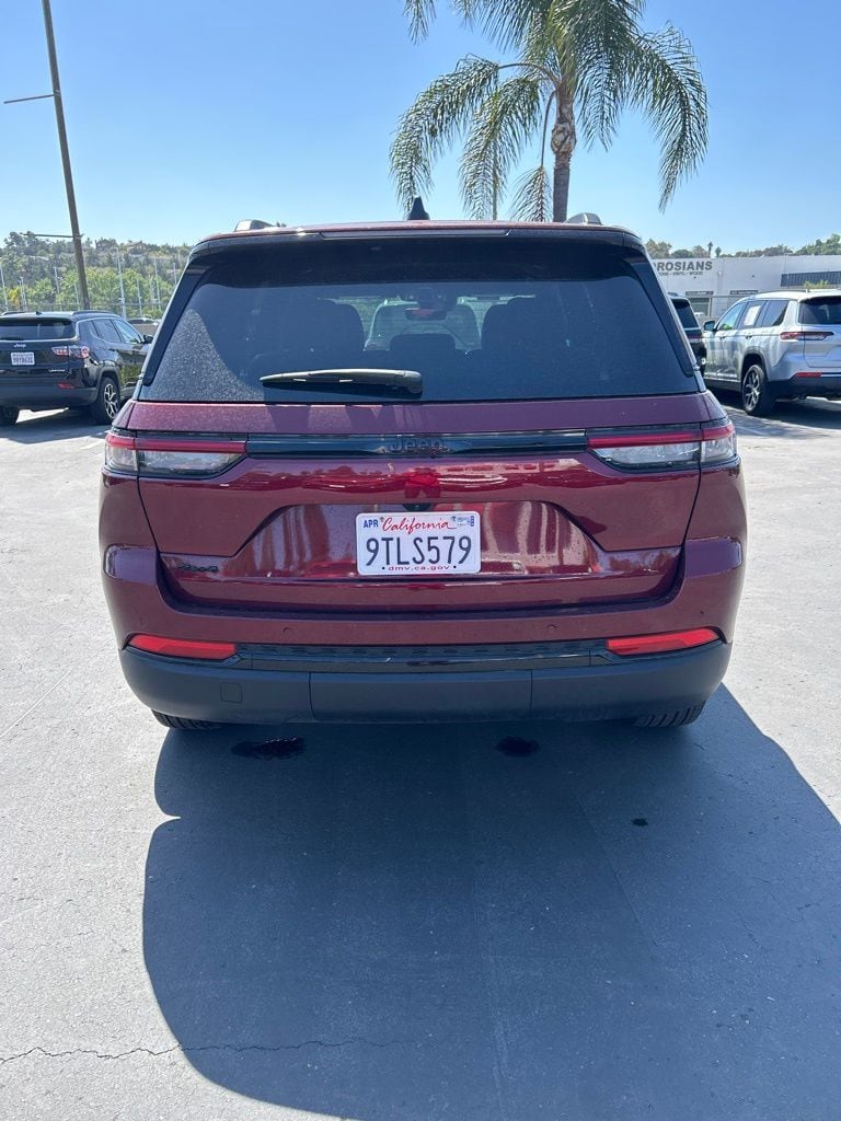 Thumbnail: 2025 Jeep Grand Cherokee - 9