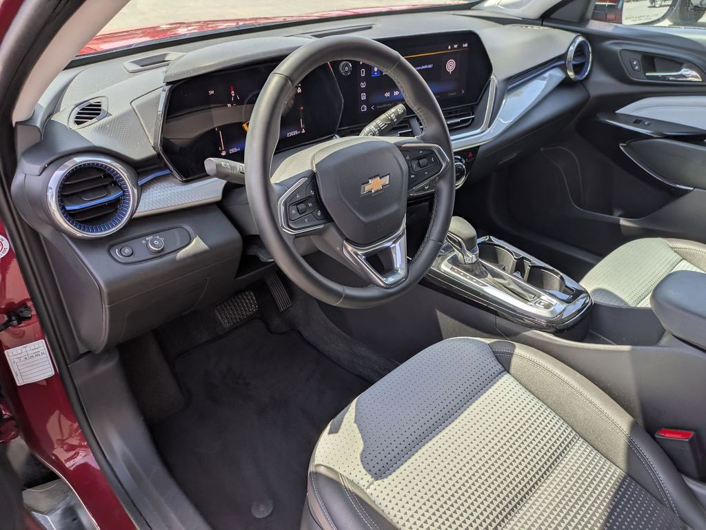 Thumbnail: 2025 Chevrolet Trax - 15