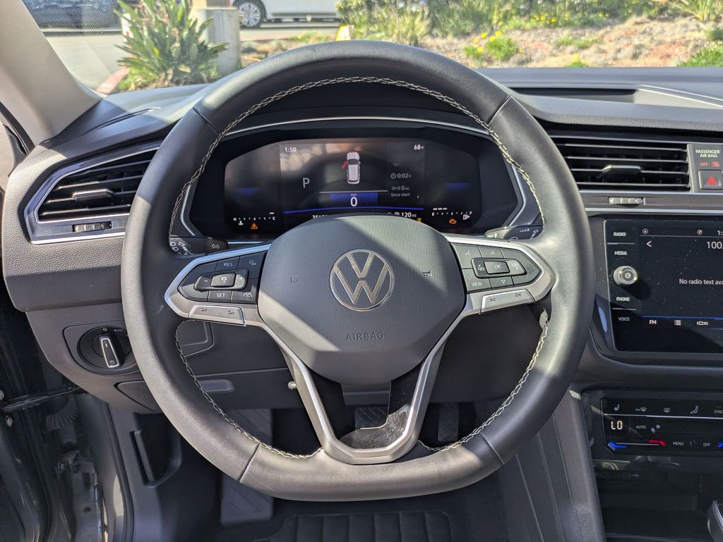Thumbnail: 2024 Volkswagen Tiguan - 18