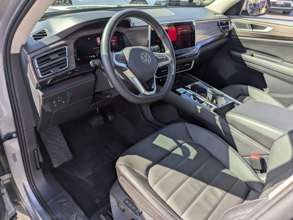 Thumbnail: 2025 Volkswagen Atlas - 17