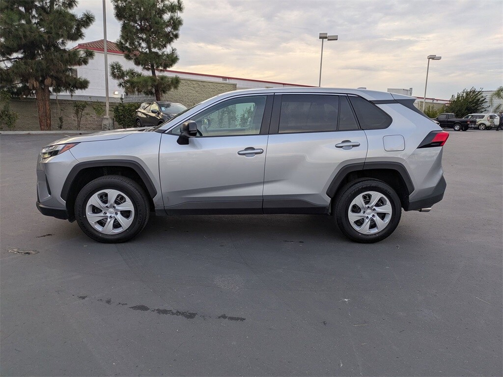 Thumbnail: 2025 Toyota RAV4 - 8