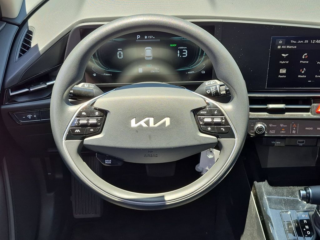 Thumbnail: 2025 Kia Niro - 23