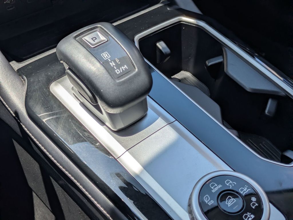 Thumbnail: 2025 Mitsubishi Outlander - 23